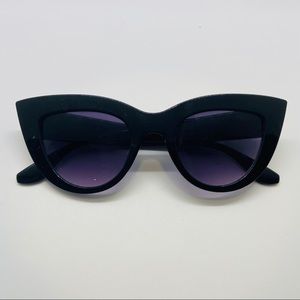 The IT GIRL shades 🤩🖤